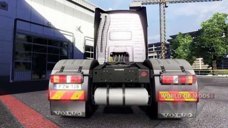 New lights and mud flaps at Volvo for Euro Truck Simulator 2