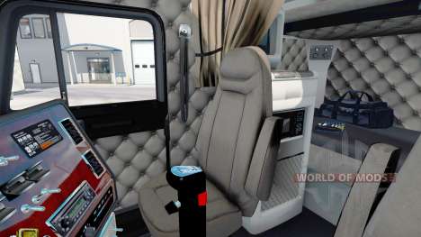 Freightliner Classic XL custom v2.1 for American Truck Simulator